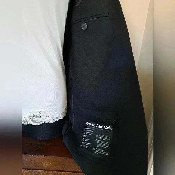 Frank & Oak Women's Black Open Front  Blazer - Size Medium EUC - Picture 7 of 15
